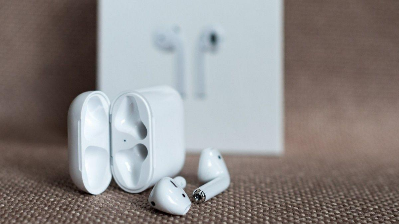 Apple анонсировала дату выхода новых AirPods