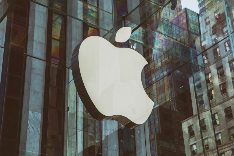 Разработчики мобильных приложений из России обвинили Apple в задержке выплат